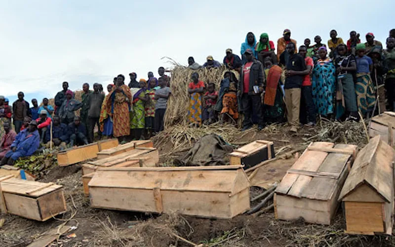 Enterrement collectif des victimes de la violence dans la province de l'Ituri en RD Congo. Crédit : Radio Okapi/Facebook