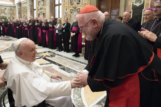 Le cardinal Reinhard Marx et d'autres évêques allemands rencontrent le pape François au Vatican, le 17 novembre 2022 | Vatican Media