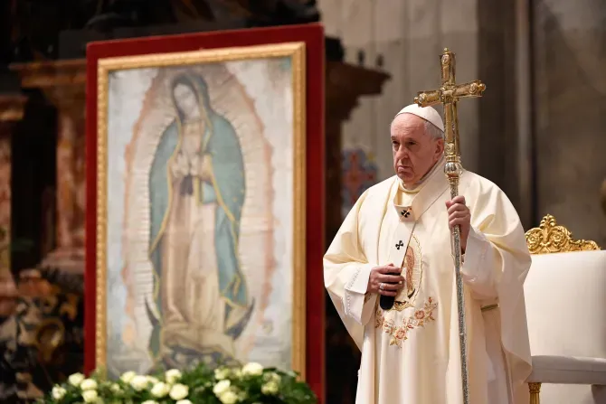 Le pape François offre la messe pour la fête de Notre-Dame de Guadalupe dans la basilique Saint-Pierre le 12 décembre 2020. | Vatican Media