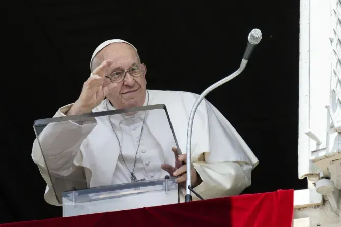 Le pape François prononce le discours du Regina Caeli depuis la fenêtre du Palais apostolique, le 28 mai 2023. | Vatican Media