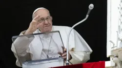 Le pape François prononce le discours du Regina Caeli depuis la fenêtre du Palais apostolique, le 28 mai 2023. | Vatican Media / 