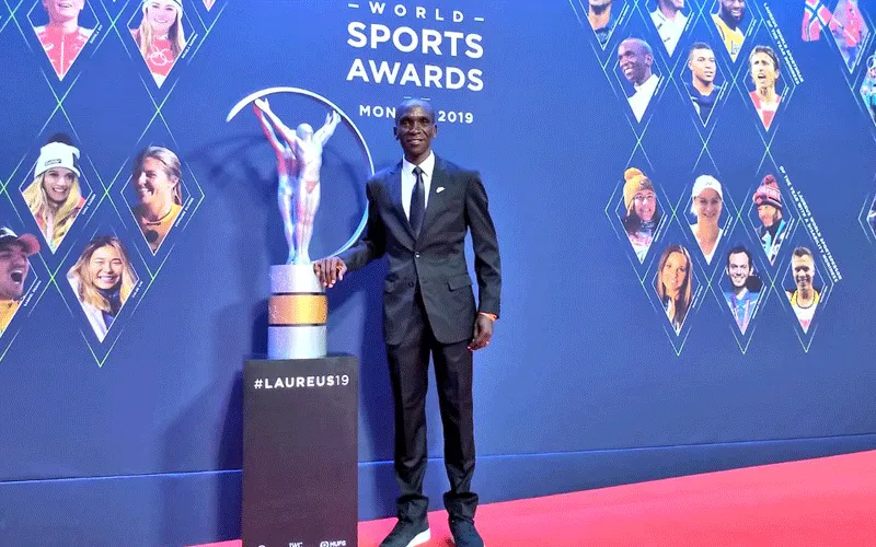 Eliud Kipchoge, du Kenya, vainqueur de l'étoile mondiale du sport de l'année 2019 Domaine Public