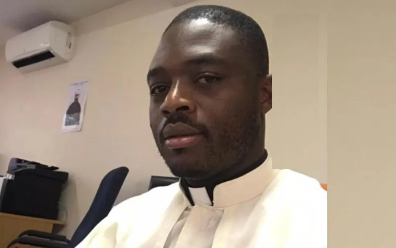 Le père Ngenge Godlove Bong-aba, ancien curé de la paroisse Sainte-Thérèse de l'Enfant-Jésus dans l'archidiocèse de Bamenda au Cameroun.