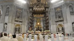 Le baldacchino du Bernin lors de la messe papale du 1er janvier 2024. | Crédit : Vatican Media / 