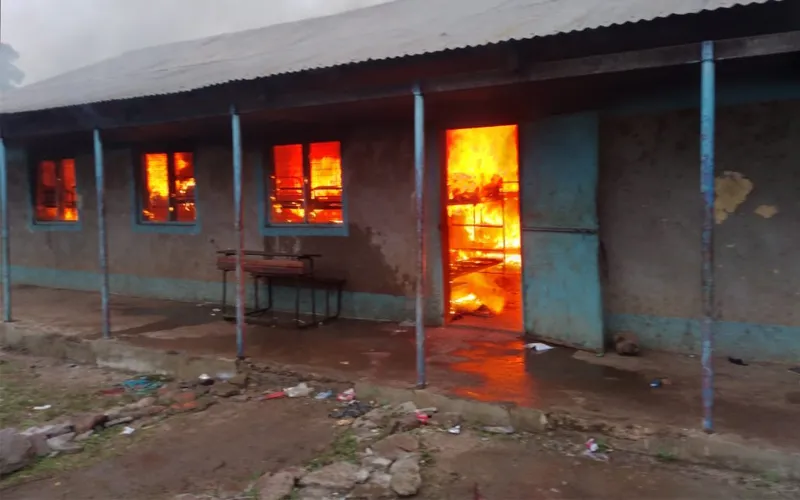 La section de l'internat de l'école primaire St. Daniel Comboni dans le diocèse de Torit au Soudan du Sud, ravagée par un incendie. Crédit : ACI Afrique