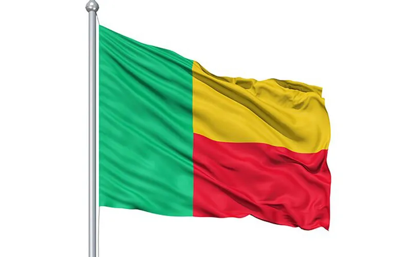 Le drapeau du Bénin Domaine public