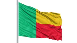 Le drapeau du Bénin / Domaine public