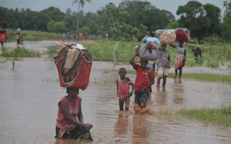 Victimes des inondations au Kenya ayant besoin d'aide humanitaire Domaine public