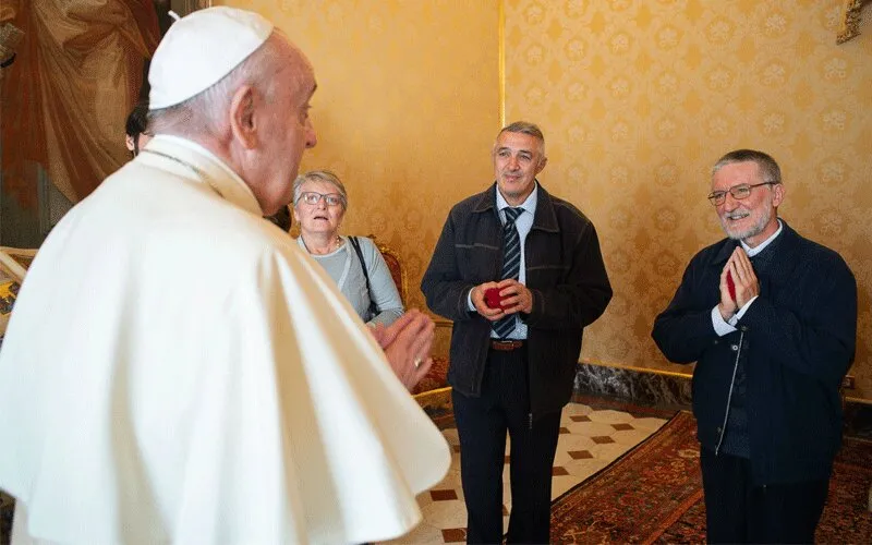 Le père Luigi Maccali après une audience avec le pape François à Rome. ©️ Vatican Media