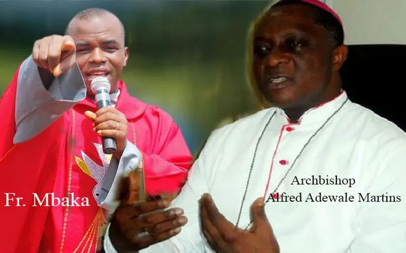Le P. Elije Mbaka du Nigeria (à gauche) et l'Archevêque Alfred Adewale Martins de l'Archidiocèse de Lagos au Nigeria Domaine public