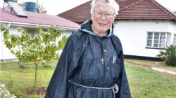 Le père Frank Wirz, qui est passé de prêtre actif à moine après 57 ans de service sacerdotal ministériel au Zimbabwe. / Site web Catholic Church News Zimbabwe.