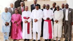 Membres du Conseil chrétien de Gambie avec le Président Adama Barrow. / Domaine public