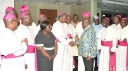 Les membres de la Conférence des évêques catholiques du Ghana (GCBC) avec le président Nana Akufo-Addo. / Domaine Public