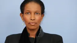 Ayaan Hirsi Ali est une militante, écrivaine et femme politique américaine née en Somalie. Elle est connue pour ses opinions critiques à l'égard de l'islam et pour son soutien aux droits des femmes. | Crédit photo : Christian Marquardt/Getty Images / 