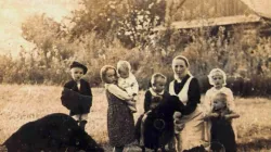 Wiktoria Ulma avec six de ses enfants. | Musée de la famille Ulma sur les Polonais qui ont sauvé des Juifs pendant la Seconde Guerre mondiale / 