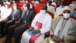 Les leaders religieux en Côte d'Ivoire lors d'un service de prière œcuménique tenu le mercredi 14 octobre. / Crédit : Alliance des Religions pour la Paix en Côte d'Ivoire (ARPC)
