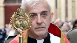 Le père Javier Sánchez, 60 ans, de l'archidiocèse de Saragosse en Espagne, est décédé le 4 avril 2024, victime de brûlures lorsque ses vêtements liturgiques ont pris feu à cause d'un cierge pendant la veillée pascale du samedi 30 mars. / 