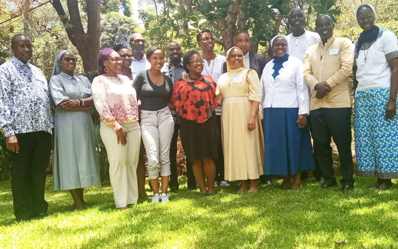 Les participants au colloque des théologiens posent pour une séance photo à la Maison Africama de la Conférence des Jésuites d'Afrique et de Madagascar à Nairobi, le jeudi 10 mars 2022. Crédit : ACI Afrique