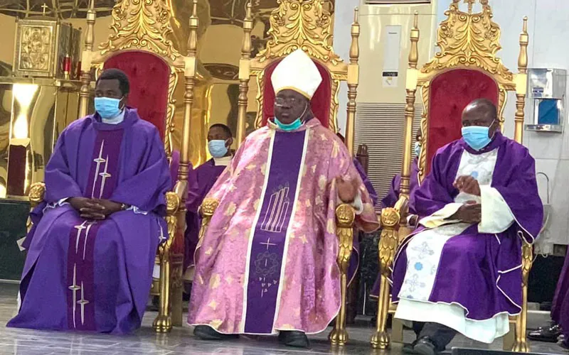 Mgr Ignatius Kaigama lors du lancement de la campagne de carême 2021 dans l'archidiocèse d'Abuja au Nigeria Archidiocèse d'Abuja