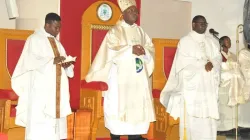 Mgr Ignatius Ayau Kaigama pendant la Sainte Messe à la Pro-Cathédrale Our Lady Queen of Nigeria de l'Archidiocèse d'Abuja le dimanche de Pâques. Crédit : Archidiocèse d'Abuja / 