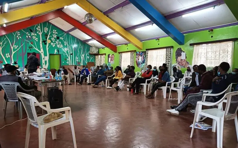 Quelques jeunes leaders pendant la session de formation à Nairobi, la capitale du Kenya. Crédit : DBYES Nairobi/Facebook
