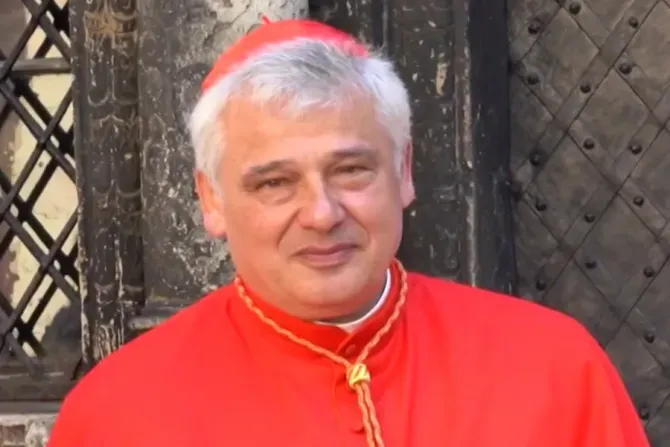 L'aumônier du pape, le cardinal Konrad Krajewski. | Le cardinal Konrad Krajewski est l'un des plus anciens cardinaux de l'Europe.