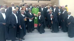 Mgr Stephen Dami Mamza avec des avocats catholiques après la messe pour marquer la fin de l'année judiciaire dans l'État d'Adamawa. / Page Facebook de Mgr Stephen Dami Mamza.