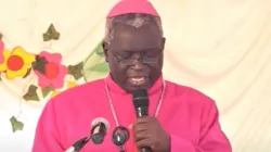 Capture d'écran de Mgr Philip Anyolo lors de la célébration eucharistique du 22 juin et de la cérémonie de remise des prix à l'école Holy Innocent Tassia. Crédit : Capuchin TV / 