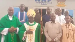 Mgr Matthew Hassan Kukah, évêque du diocèse de Sokoto au Nigeria, après la messe d'ouverture de l'aumônerie catholique du 119e groupe composite de l'armée de l'air nigériane (NAF) dans l'État de Sokoto. Crédit : Réseau catholique du Nigeria / 