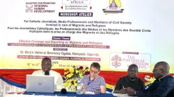 Mgr Emmanuel Adetoyese Badejo délivrant son message aux journalistes participant à la formation de l'Association catholique mondiale pour la communication, SIGNIS Afrique, sur le thème "Rendre compte de manière efficace et efficiente des migrants et des réfugiés". Crédit : Nigeria Catholic Network / 