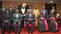 Certains chefs religieux au Malawi après une rencontre avec l'ancien président Arthur Peter Mutharika. / Domaine public