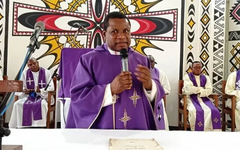 Mgr. André Giraud Pindi Muanza, nommé évêque du diocèse de Matadi en RD Congo le 23 avril 2022. Crédit : CENCO