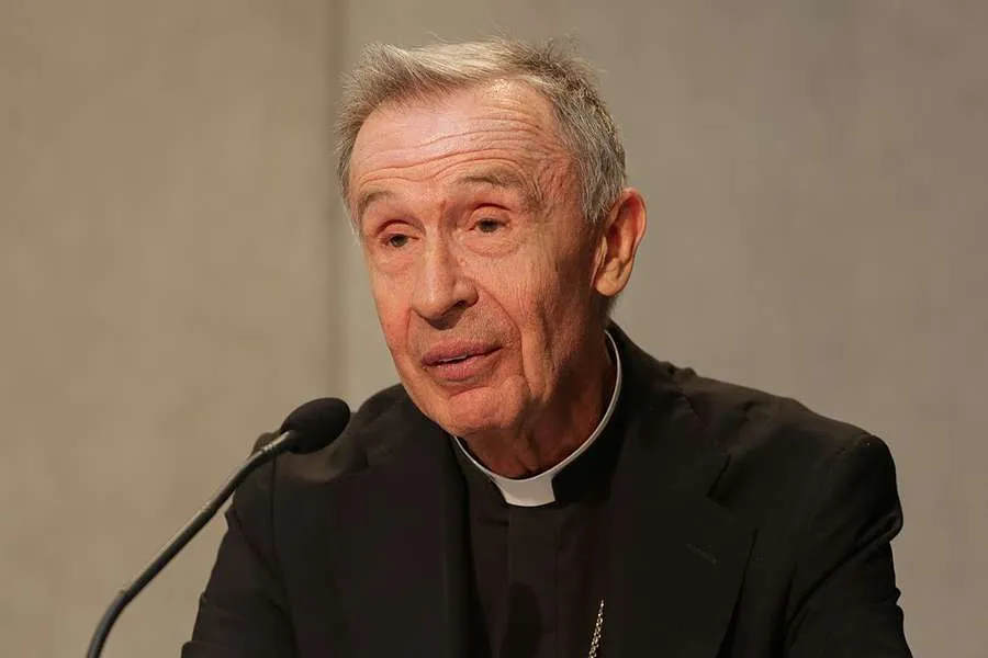 Le cardinal Luis Ladaria, aujourd'hui préfet de la Congrégation pour la Doctrine de la Foi, lors d'une conférence de presse au Vatican, le 8 septembre 2015. Daniel Ibanez/CNA.