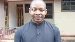 Père Sostenes Bahati Soka. / 