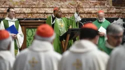 Le Cardinal Fridolin Ambongo Besungu, OFM Cap, a été le célébrant principal de la messe dans la basilique Saint-Pierre pour les participants au synode le 13 octobre. | Crédit : Vatican Media / 