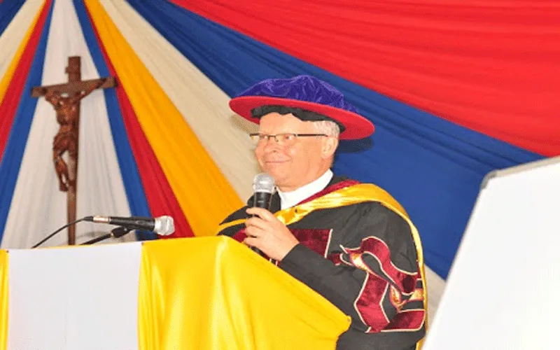 Mgr Bert van Megen lors de la 46e cérémonie de remise des diplômes du CIP à Nairobi, la capitale du Kenya, le vendredi 18 septembre. / l' Institut de philosophie Consolata  (CIP) de  Nairobi.