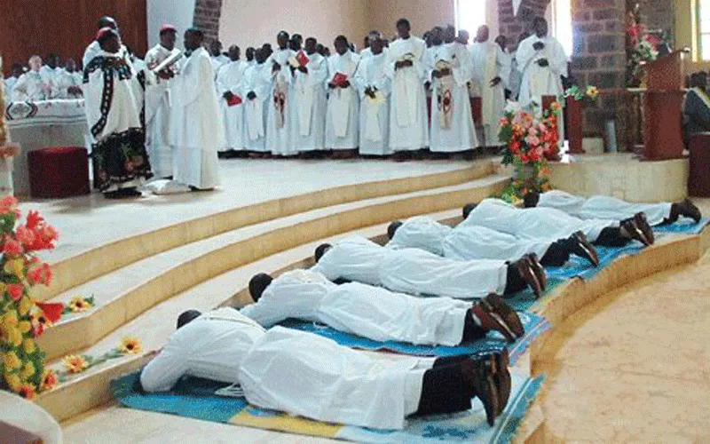 Ordination sacerdotale dans le diocèse catholique de Kumbo - Cameroun Domaine public