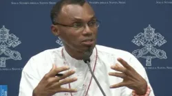 Le père Agbonkhianmeghe Orobator, doyen de l'école jésuite de théologie de l'université de Santa Clara. Crédit : Vatican Media / 
