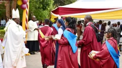 Mgr Charles Kasonde lors de la 42e cérémonie de remise des diplômes au campus principal de la CUEA à Karen, Nairobi, Kenya. Crédit : CUEA / 