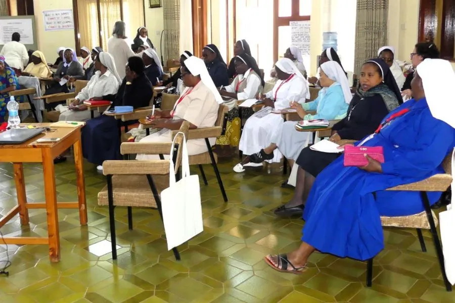 Sœurs catholiques d'Afrique de l'Est et du Sud lors de l'une des sessions de l'atelier de sept jours à Nairobi, au Kenya. Crédit : ACI Afrique