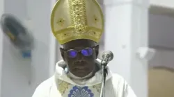 Le cardinal Robert Sarah pendant la messe d'ouverture du Congrès international des pionniers de la liturgie africaine qui s'est ouvert à Dakar, la capitale du Sénégal, le lundi 4 décembre 2023. Crédit : Radio Misericordia / 