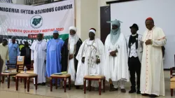 John Cardinal Onaiyekan et d'autres membres du NIREC lors de la quatrième réunion trimestrielle du Conseil interreligieux à Abuja au Nigeria. Crédit : ACI Afrique / 