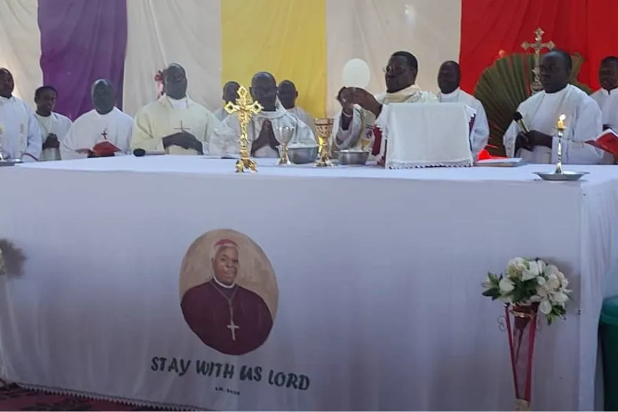 Mgr Edward Hiiboro Kussala, évêque du diocèse catholique de Tombura-Yambio (CDTY) au Soudan Sud, lors de la célébration de la journée de l'évêque Gasi. Crédit : CDTY