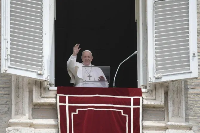 Le pape François s'exprime lors de l'Angélus du dimanche, le 30 mai 2021. Médias du Vatican/CNA