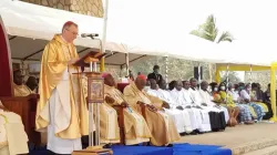 Le cardinal Pietro Parolin s'adressant aux fidèles lors de la messe à la cathédrale Saint-Joseph de Bamenda le 31 janvier 2021. / Archidiocèse de Bamenda/Facebook