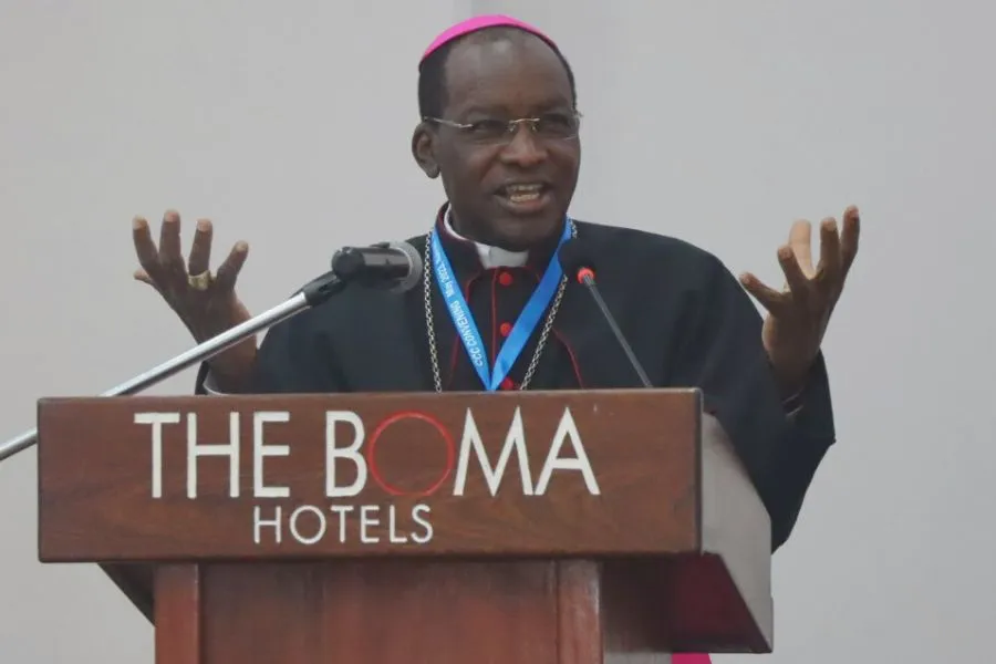 Mgr Martin Musonde Kivuva, prononçant le discours principal lors de la convention des parties prenantes de l'organisation Catholic Care for Children International (CCCI) dans la région de l'Association des conférences épiscopales membres d'Afrique de l'Est (AMECEA) à Nairobi le 16 mai 2023.