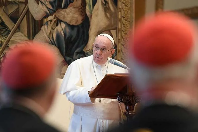 Le pape François s'adresse à la Curie romaine le 21 décembre 2020. Vatican Media.