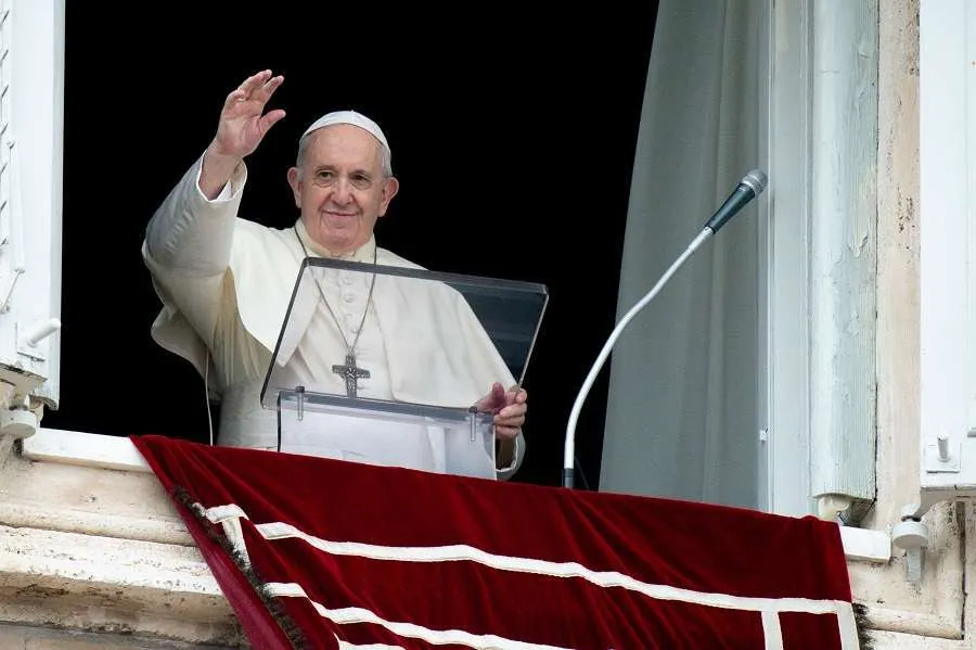 Le Pape François prononce le discours de l'Angélus le 30 août 2020. Vatican Media.