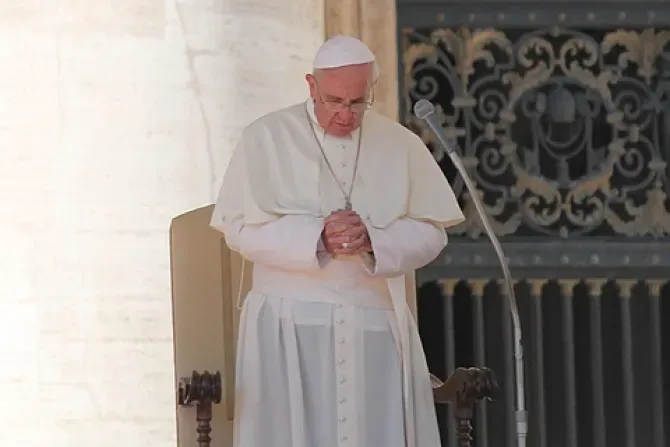 Le pape François donne l'audience générale du mercredi sur la place Saint-Pierre, le 2 octobre 2013. | Elise Harris/CNA