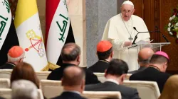 Le pape François s'adresse aux autorités locales au palais présidentiel à Bagdad. / Vatican Media.